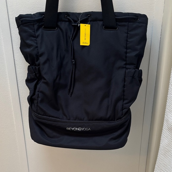 Beyond Yoga Handbags - Beyond Yoga Black Convertible Drawstring Gym Bag Tote Backpack BEY-FA-042